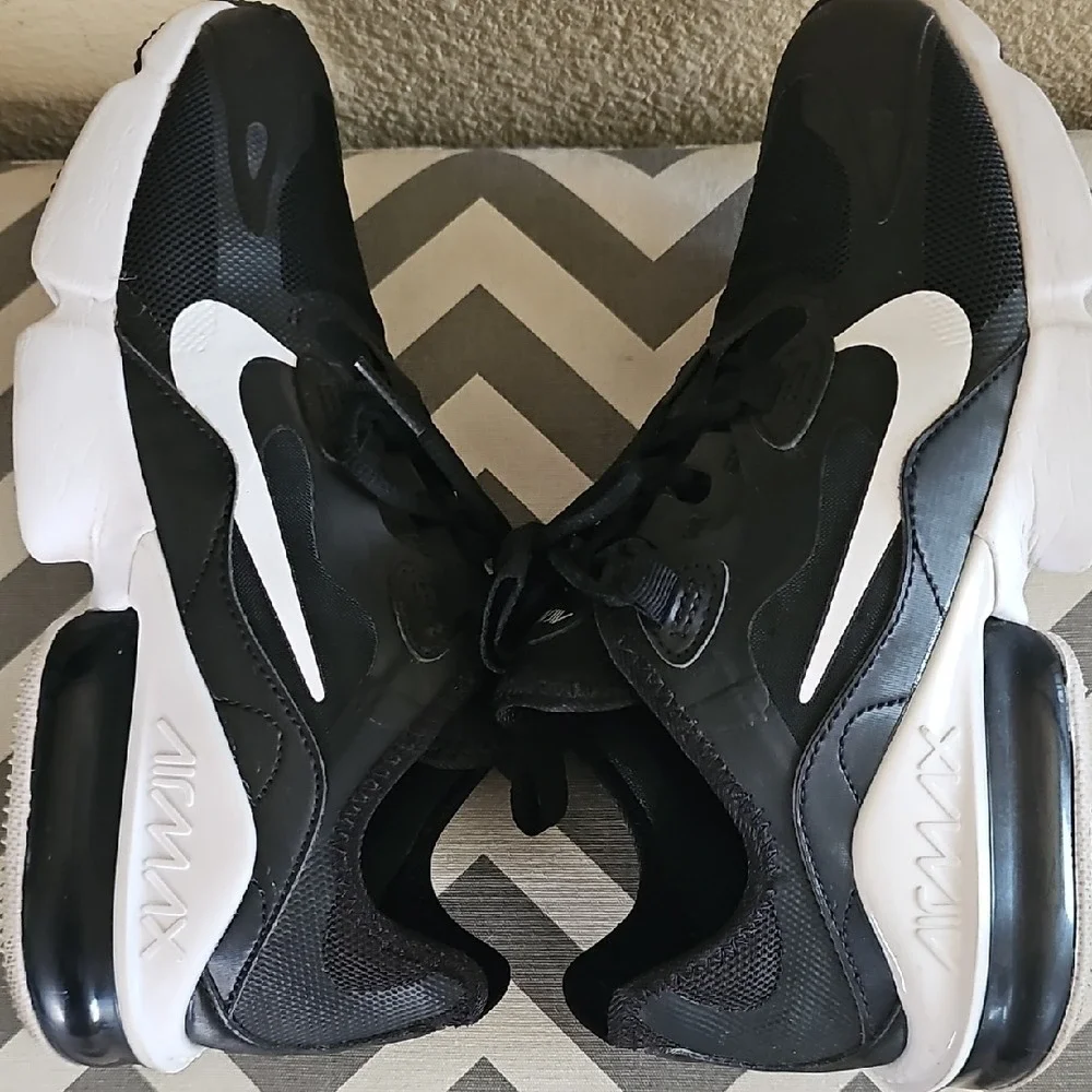Nike sleek shoes